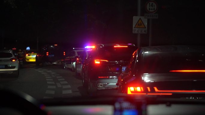 道路夜间行驶