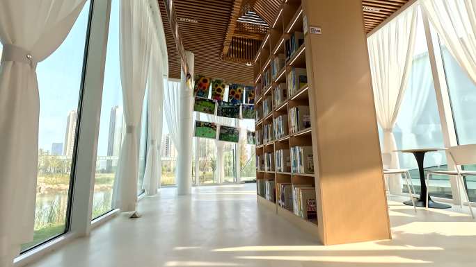 光谷书房生态大走廊城市书房穿越机一镜到底