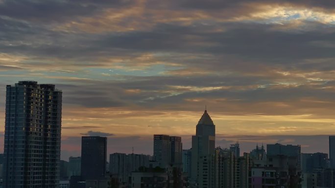 iPhone拍摄城市夕阳云彩延时