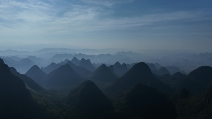 喀斯特峰林晨曦