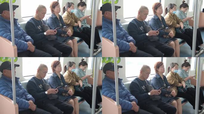 坐地铁 轻轨 坐车 闲聊 看手机