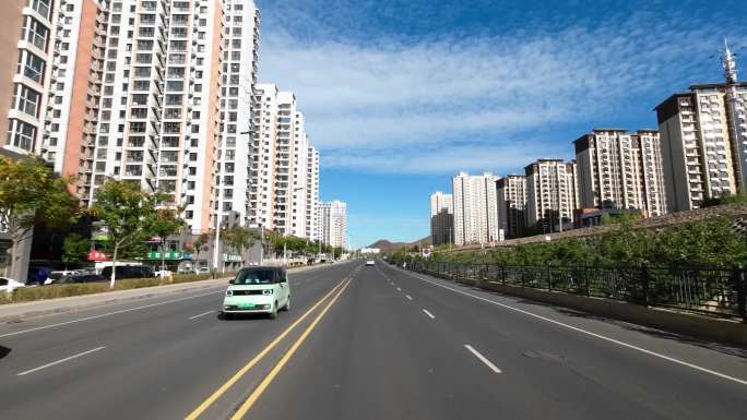 4K实拍第一视角城市道路行驶车窗外风景