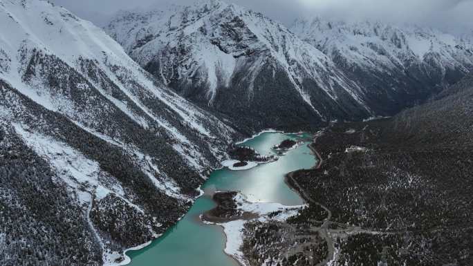 西藏八宿县然乌湖