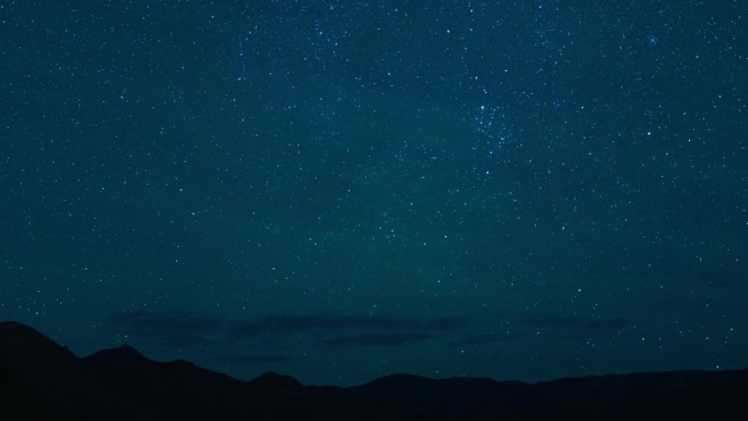 英仙座流星雨气辉银河系35mm东北天空潘R内华达山脉美国加州山脉延时蓝色