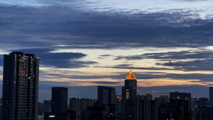 iPhone拍摄城市夕阳云彩延时