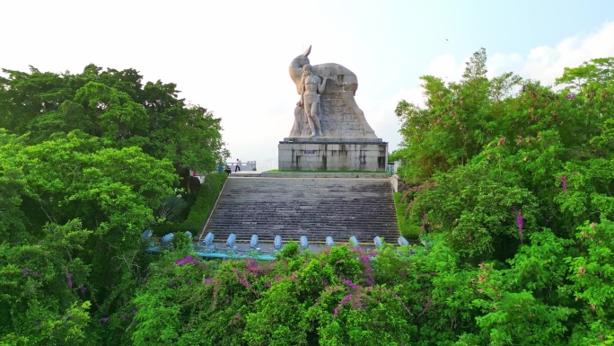 海南三亚鹿回头红色凤凰木空镜头航拍风景