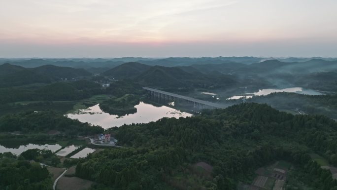 四川省遂西高速赤城湖站大桥