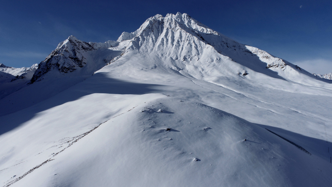 青藏高原喜马拉雅山雪原