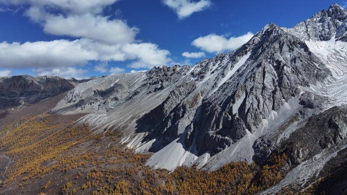 壮丽巍峨大气雄伟雪山航拍