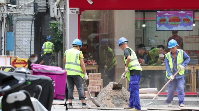 道路维修工人