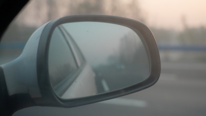 高速公路驾驶行驶后视镜空调出风口仪表盘