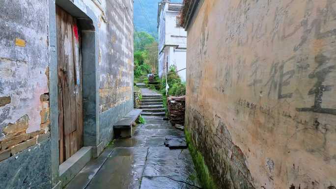 婺源雨后乡村小巷