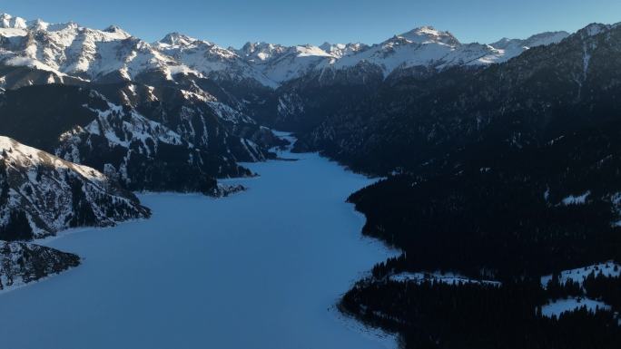 天山天池大景