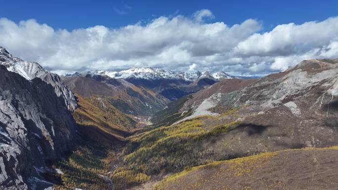 高原高山秋景雪山航拍