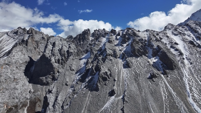 壮丽巍峨大气雄伟雪山航拍