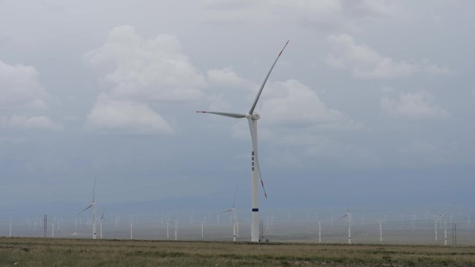 西部地区风车发电群基础建设