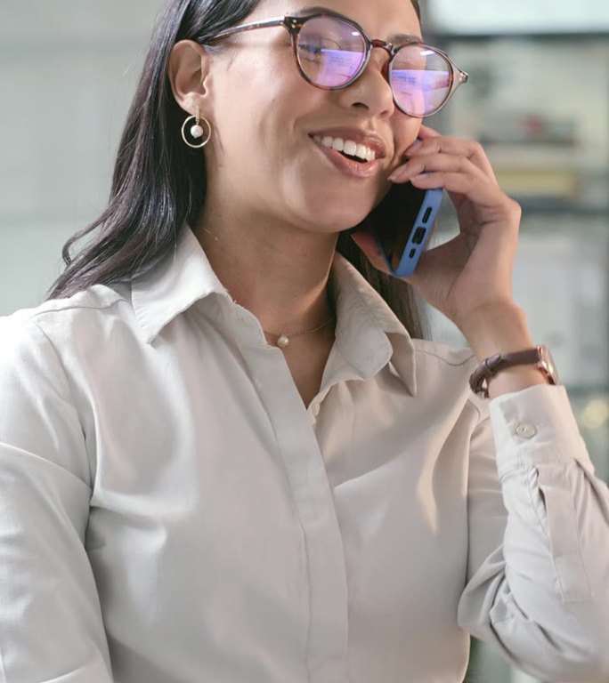 打电话，咨询和业务与女办公室沟通，联系和网络。技术，与代理人员进行交流和聊天以获取信息，反馈和日程安