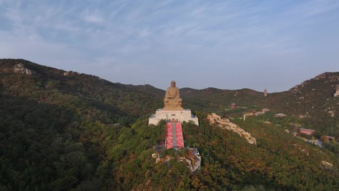 航拍荣成石岛赤山景区大明神雕像黎明晨光