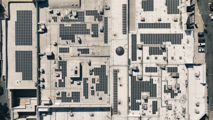 科技奇迹:硅谷太阳能建筑鸟瞰图