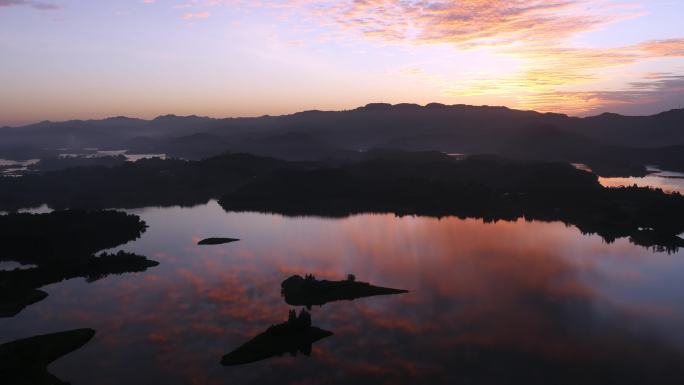 火烧云乡村湖泊 夕阳 太阳水面倒影