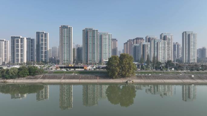 航拍襄阳汉江樊城沿江大道楼盘高楼城市建筑