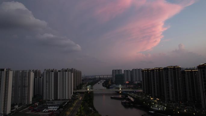 江苏苏州张家港粉色蝴蝶云