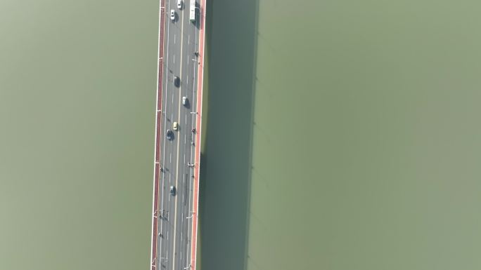 航拍襄阳汉江长虹大桥城市建筑交通风光