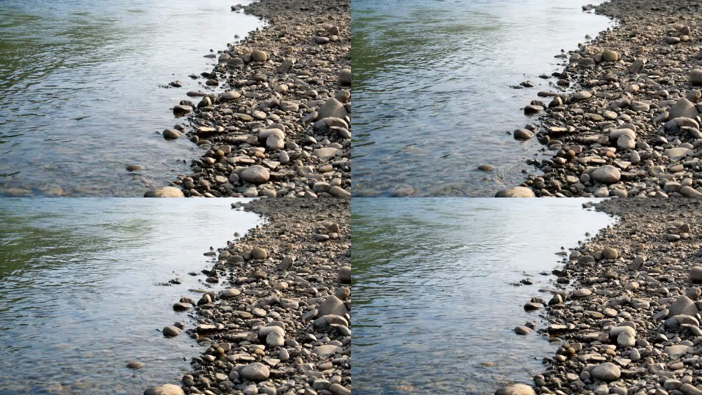 河边鹅卵石