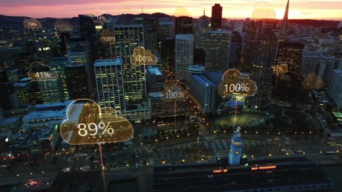 空中智慧城市。网络连接和带有百分比的云计算图标。技术理念、数据通信、人工智能、物联网。旧金山天际线。