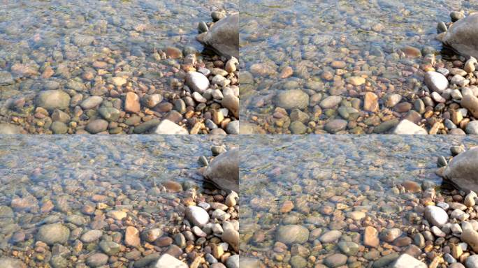 河边鹅卵石 清澈的水