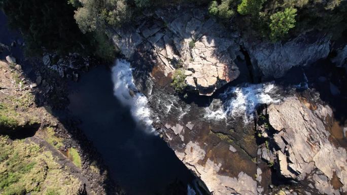 南非普马兰加省格拉斯科普的里斯本瀑布鸟瞰图