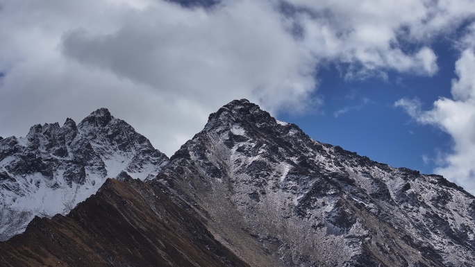 四川阿坝巴朗山雪山航拍
