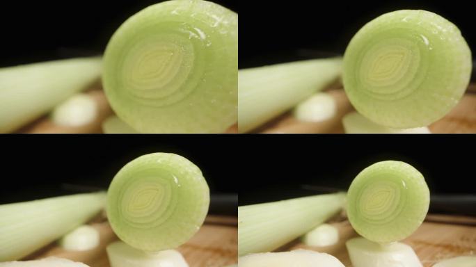 韭菜的横截面，显示其层状结构。宏变焦。