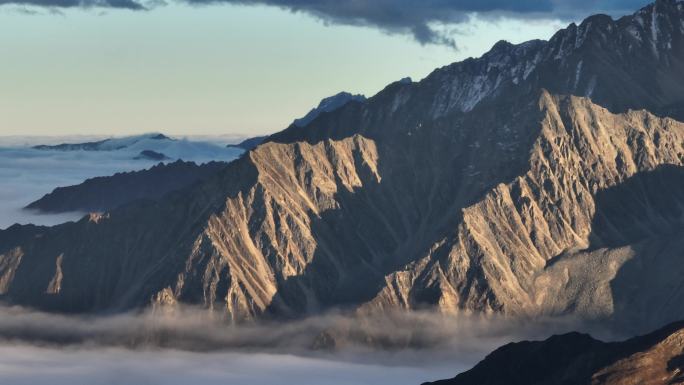 极致雪山美景流云