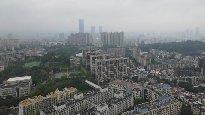 下雨天城市能见度 云雾  广东中山