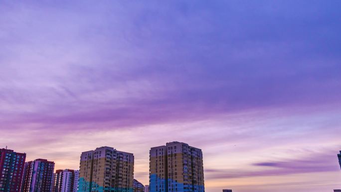 秋天高层建筑日出朝霞延时