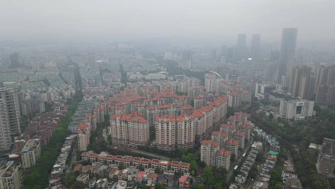 下雨天城市能见度 云雾  广东中山