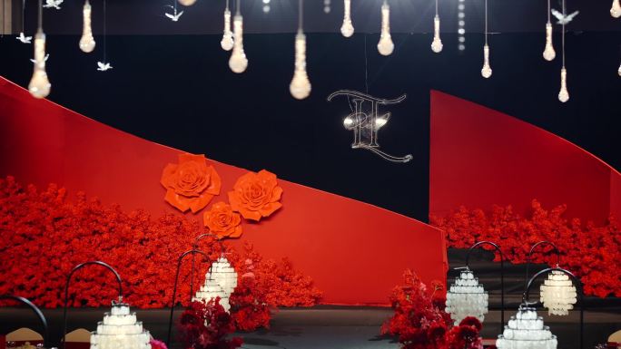 大红色室内豪华装饰结婚布置婚礼