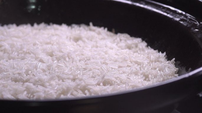 煮米饭 煮大米饭 大米 粮食 砂锅煮米