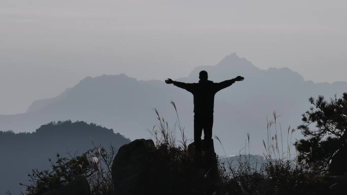 山东荣成石岛赤山主峰无人机飞手旱地拔葱