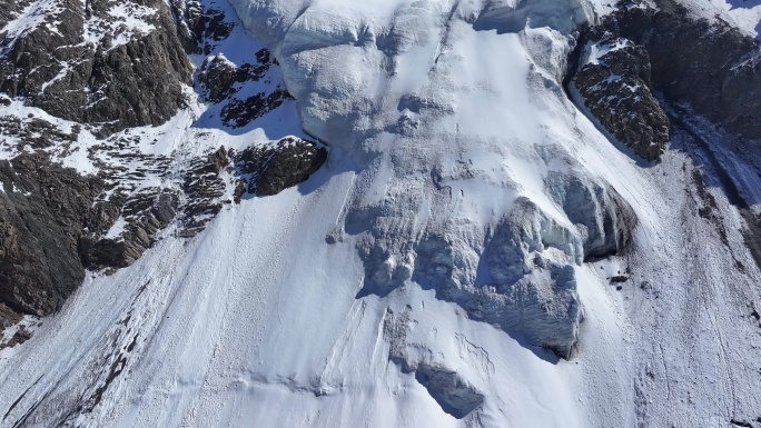 航拍四川甘孜贡嘎山区勒多曼因雪山冰川