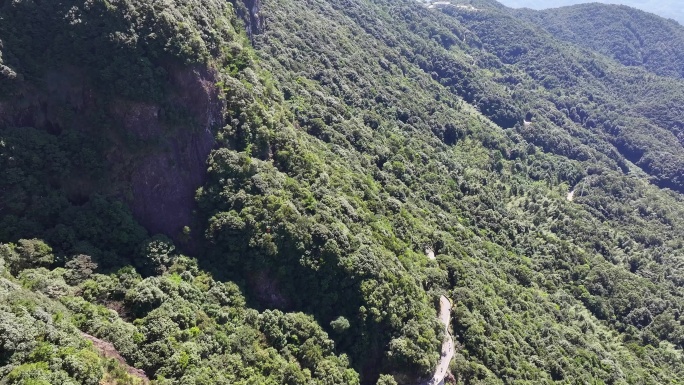 航拍福建漳州平和灵通山灵通岩风光