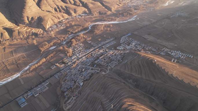 西北大山农村清晨日出航拍素材