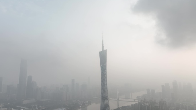 广州塔云雾清晨阳光雨后天气日出极端天气