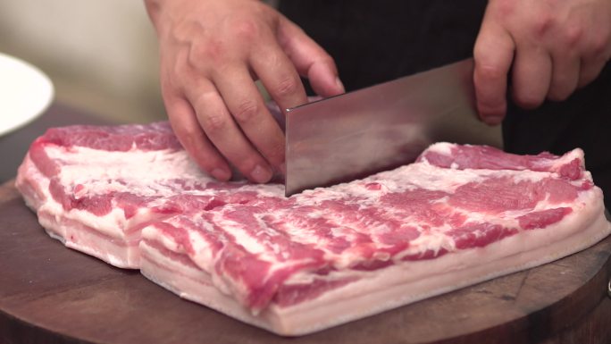 切猪肉 猪肉 五花肉 东坡肉制作 切肉