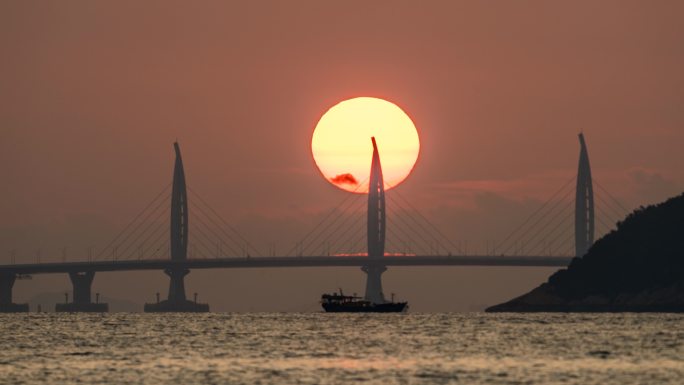 港珠澳大桥海豚塔海上日出延时4K影像素材