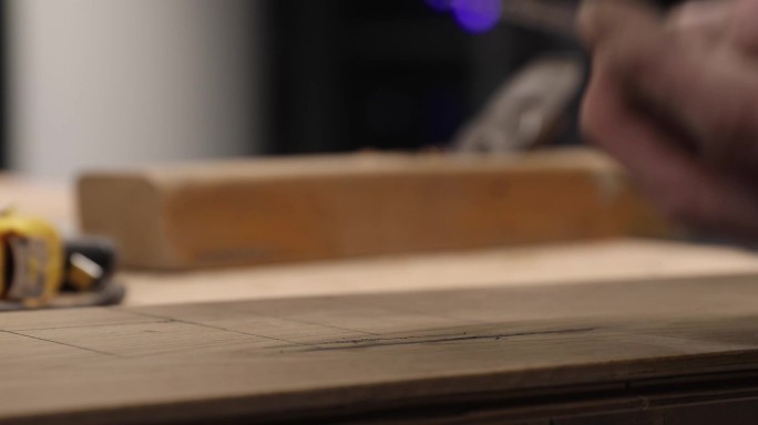 装修木工切割木板材特写4K高清素材
