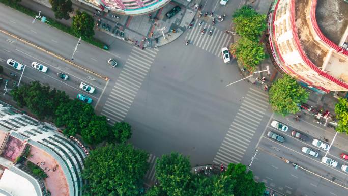 航拍城市 十字路口车流