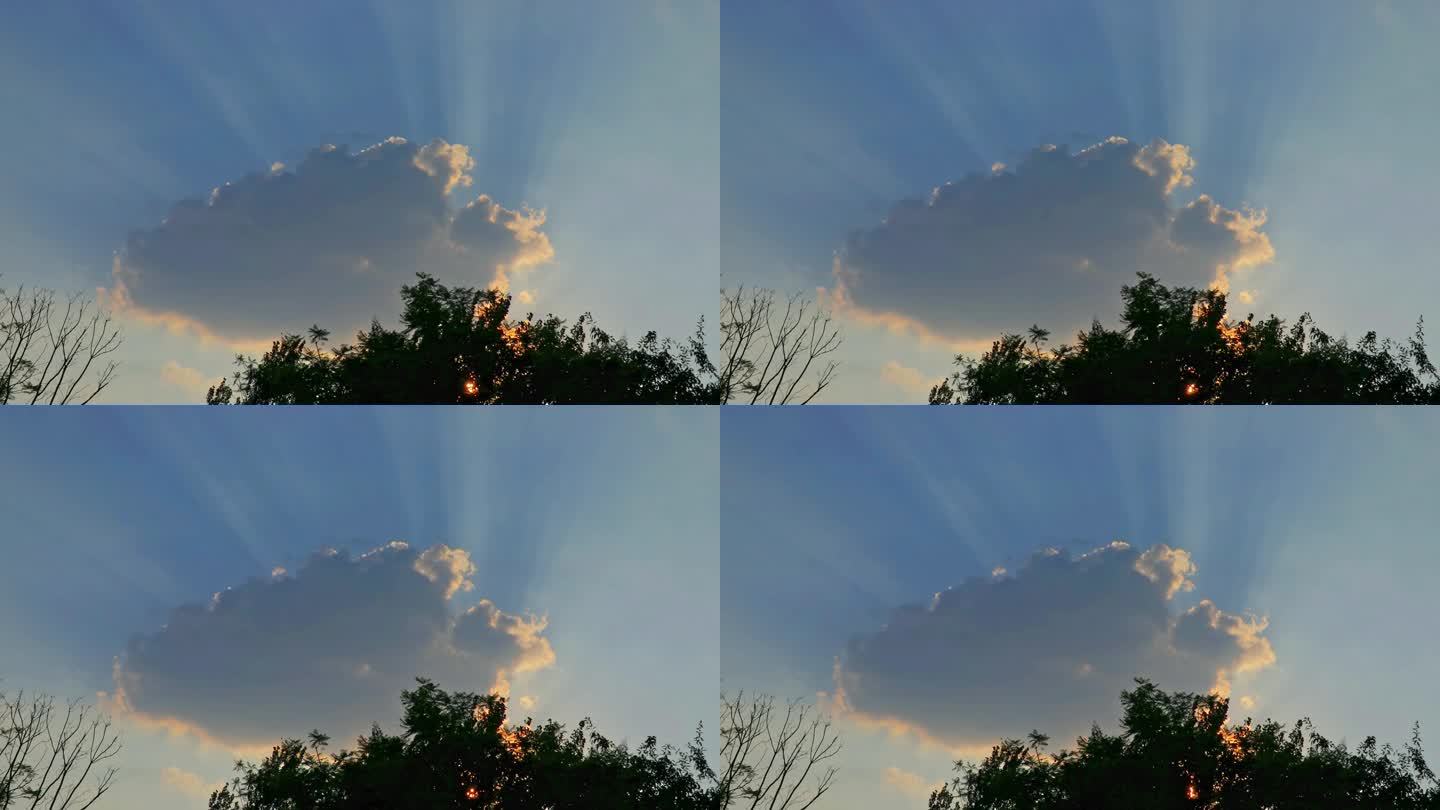 丁达尔效应 | 阳光透过云层