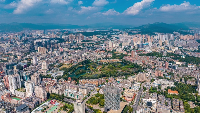 云南昆明翠湖公园航拍城市风景